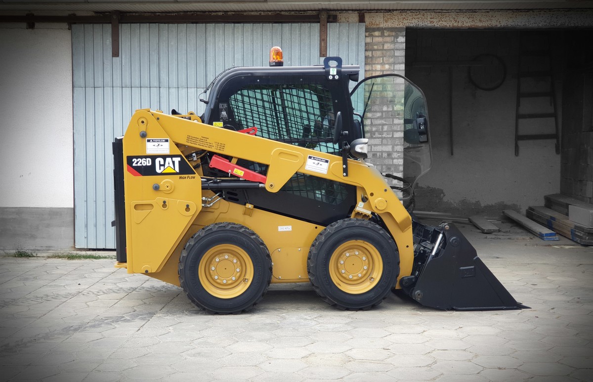 CAT 226D